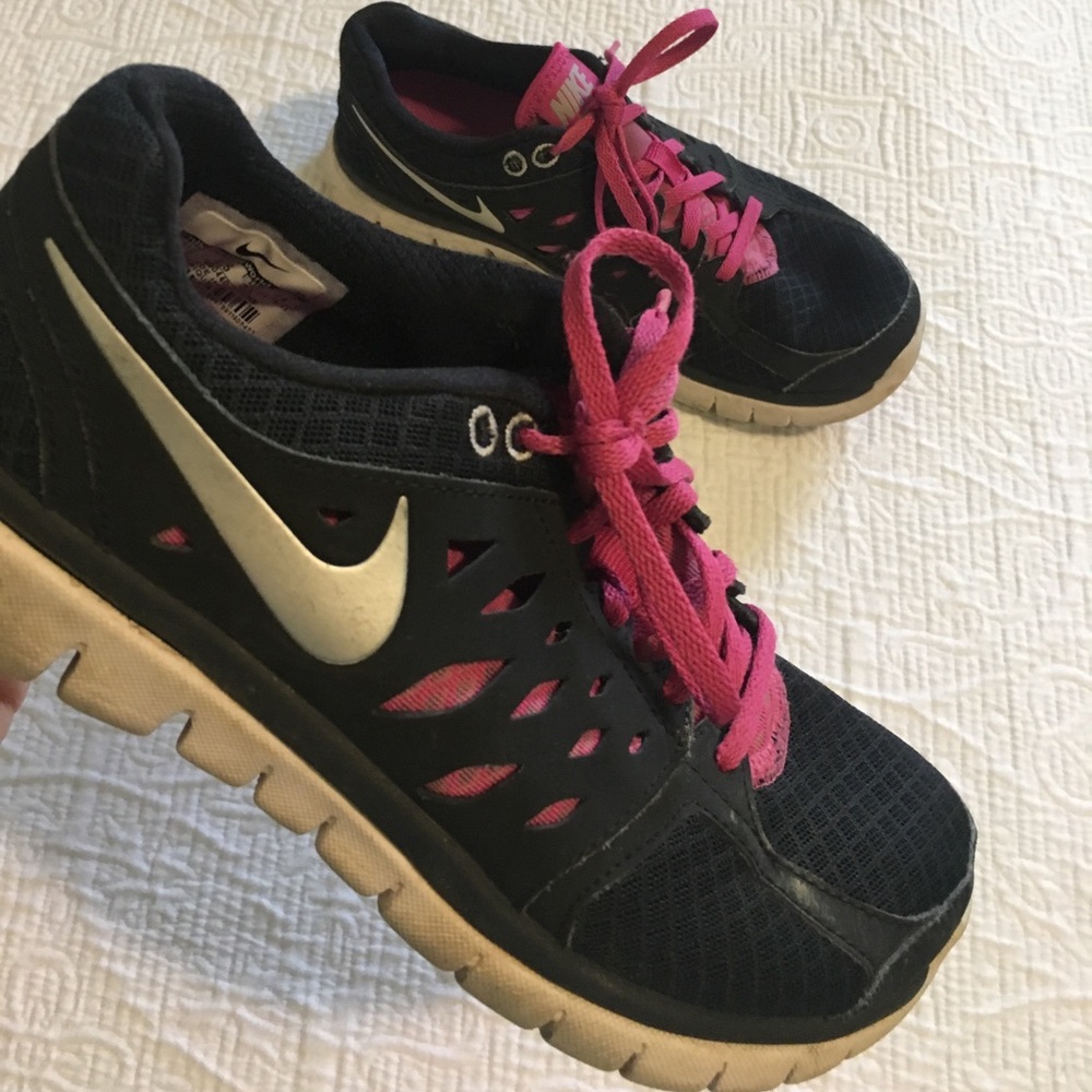 Black and Pink Nike Tennis Shoes